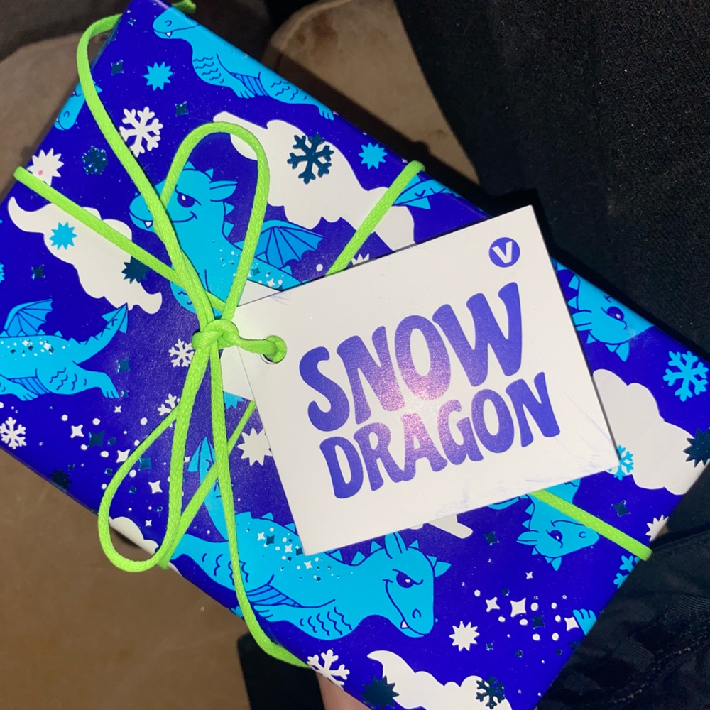 Lush snow dragon bath bomb gift set